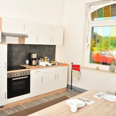 Lueggerts אורחן *